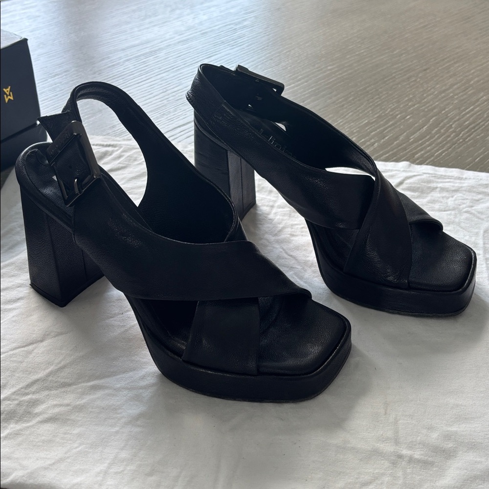 Comfortable Leather Italian Baldinini Black Chunky Heel Sandals